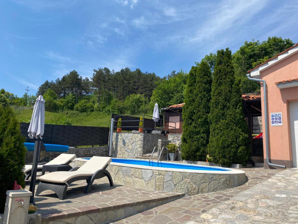 Holiday House Pasjak Sapjane Εξωτερικό φωτογραφία